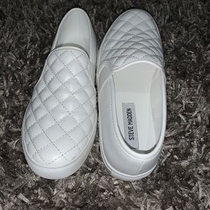 Steve Madden white Ennore size 8 slip on sneakers